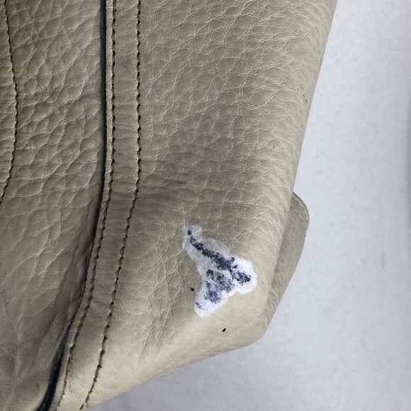 Prada bag - Picture 3 of 8